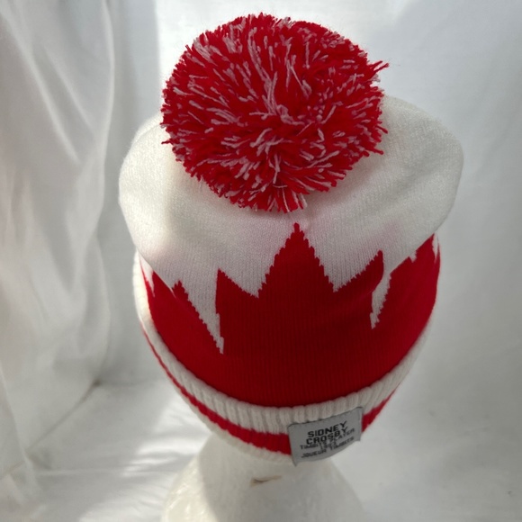 Tim Hortons Toque Sidney Crosby Pompom Beanie Red & White Winter Hat Maple Leaf - Picture 6 of 9